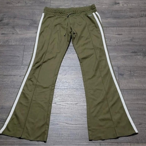 Hollister Y2K Vintage Lowrise Flare
Sweatpants - Picture 1 of 5